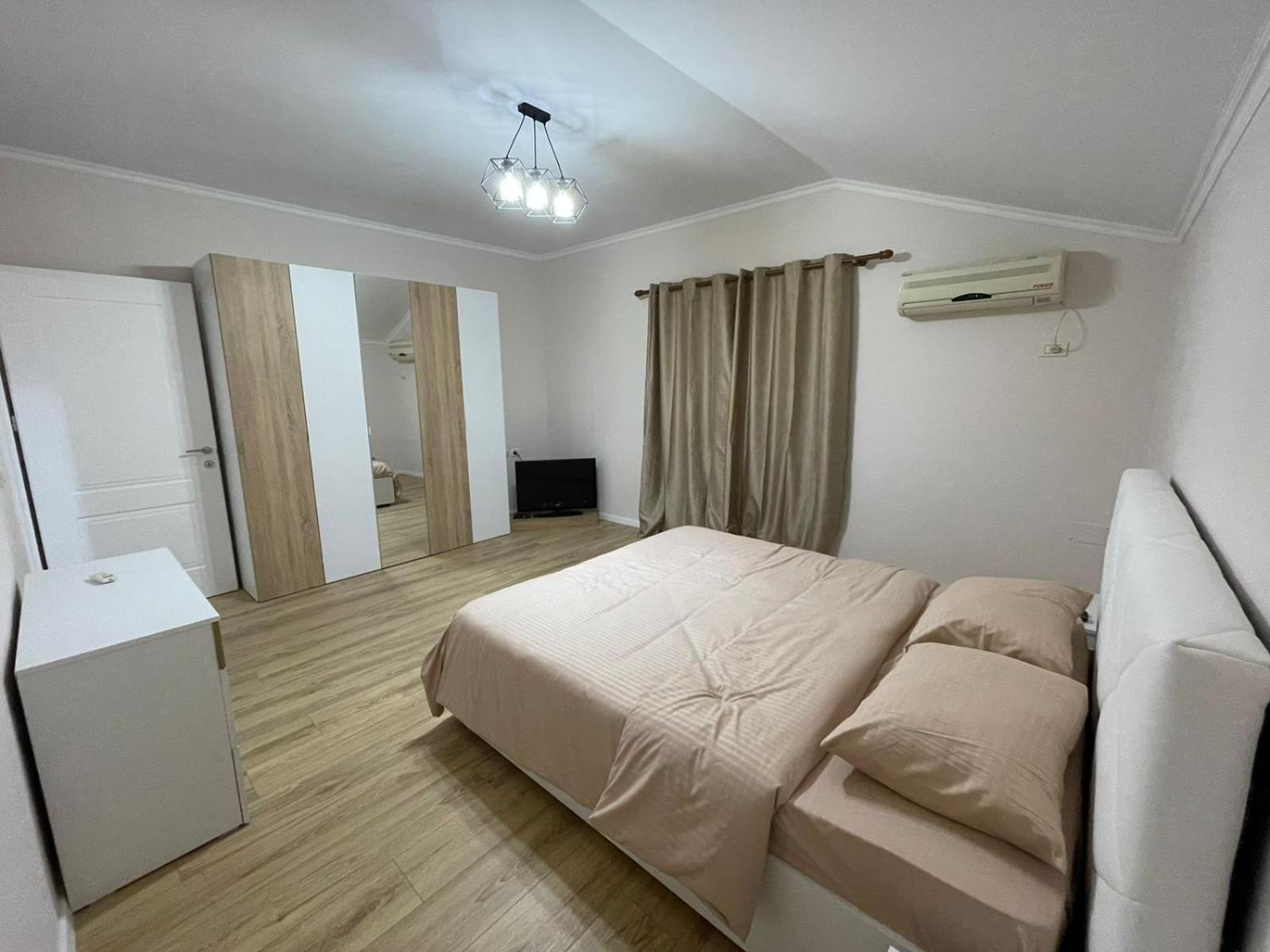 City Center Apartment Tiranë Luaran gambar